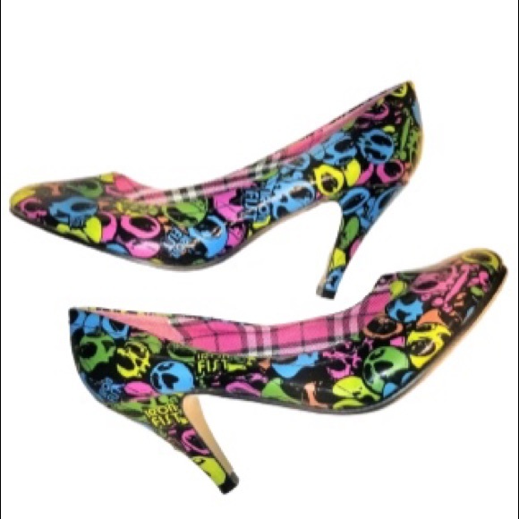 Iron Fist Shoes - Vtg. Iron Fist Neon Alien Skull High Heels in 6